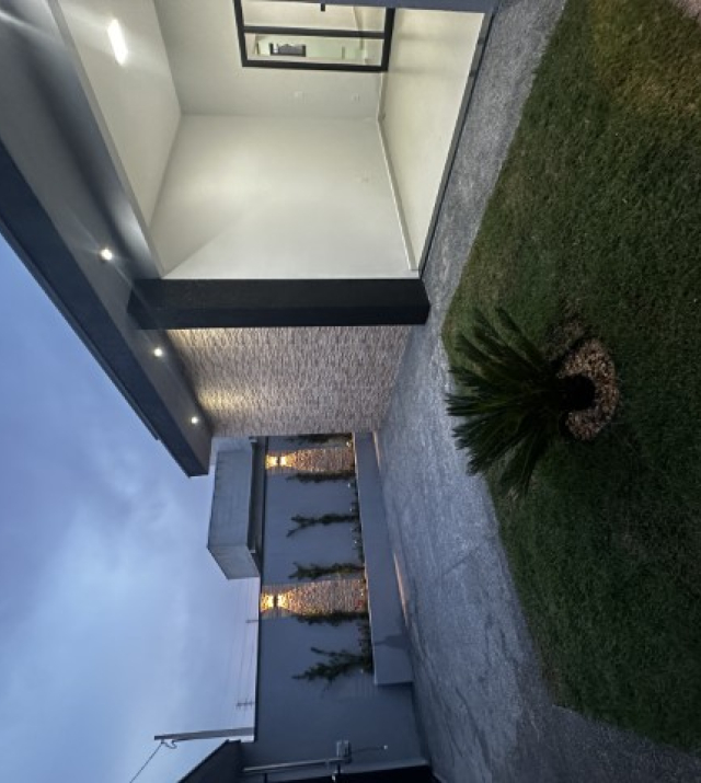 C3818 35.JPG